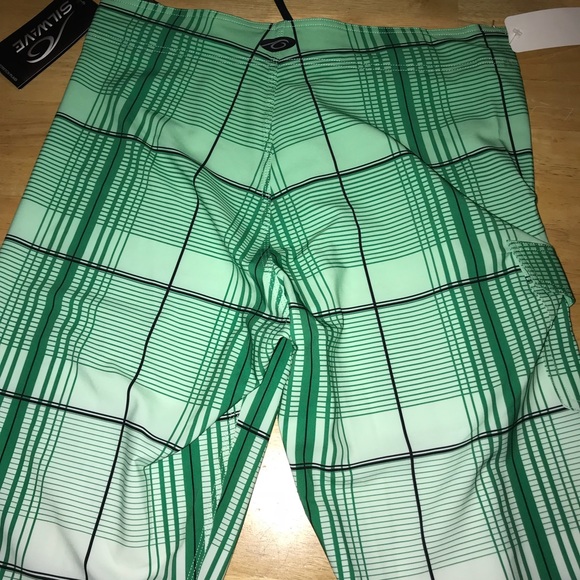 Silwave Green Plaid Board Shorts Size 29x21 - Picture 5 of 6